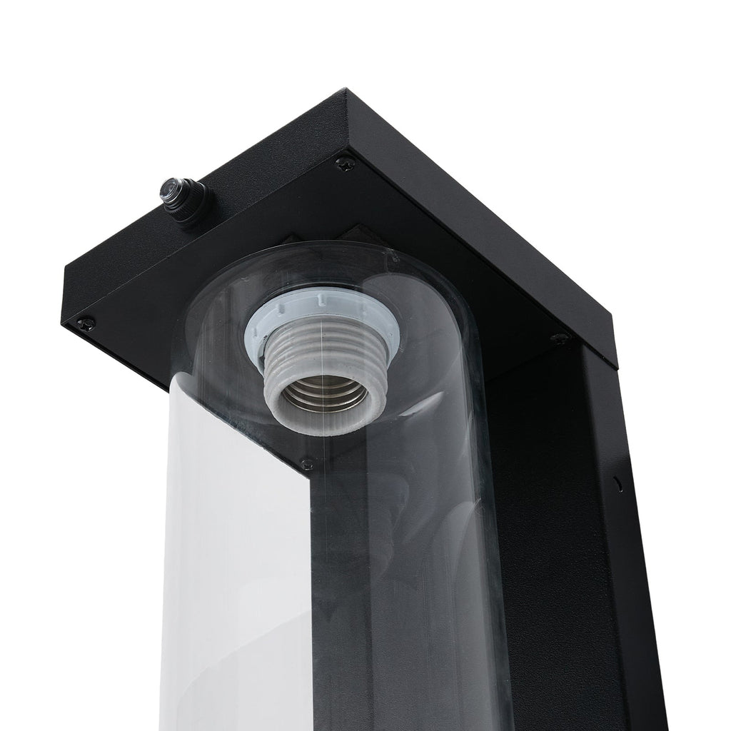 Dusk to Dawn Outdoor Wall Lamp